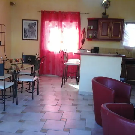 Mas Des Lys Guest house